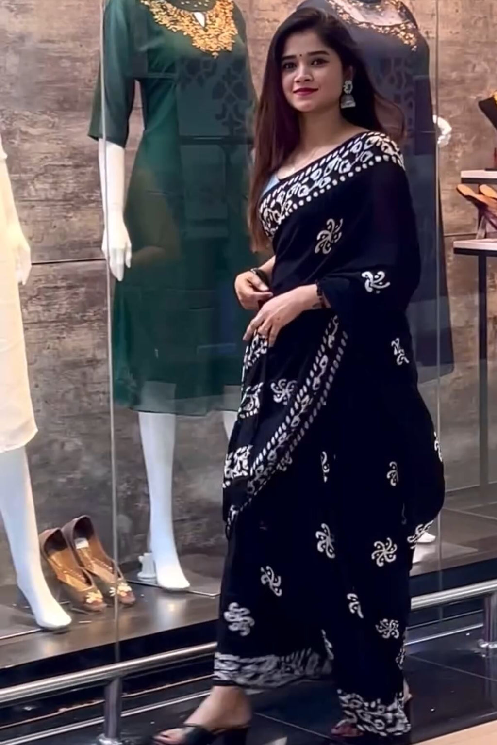 Cynosure 1 Minute Ready To Wear Black Mul Cotton Digital Printed Saree
