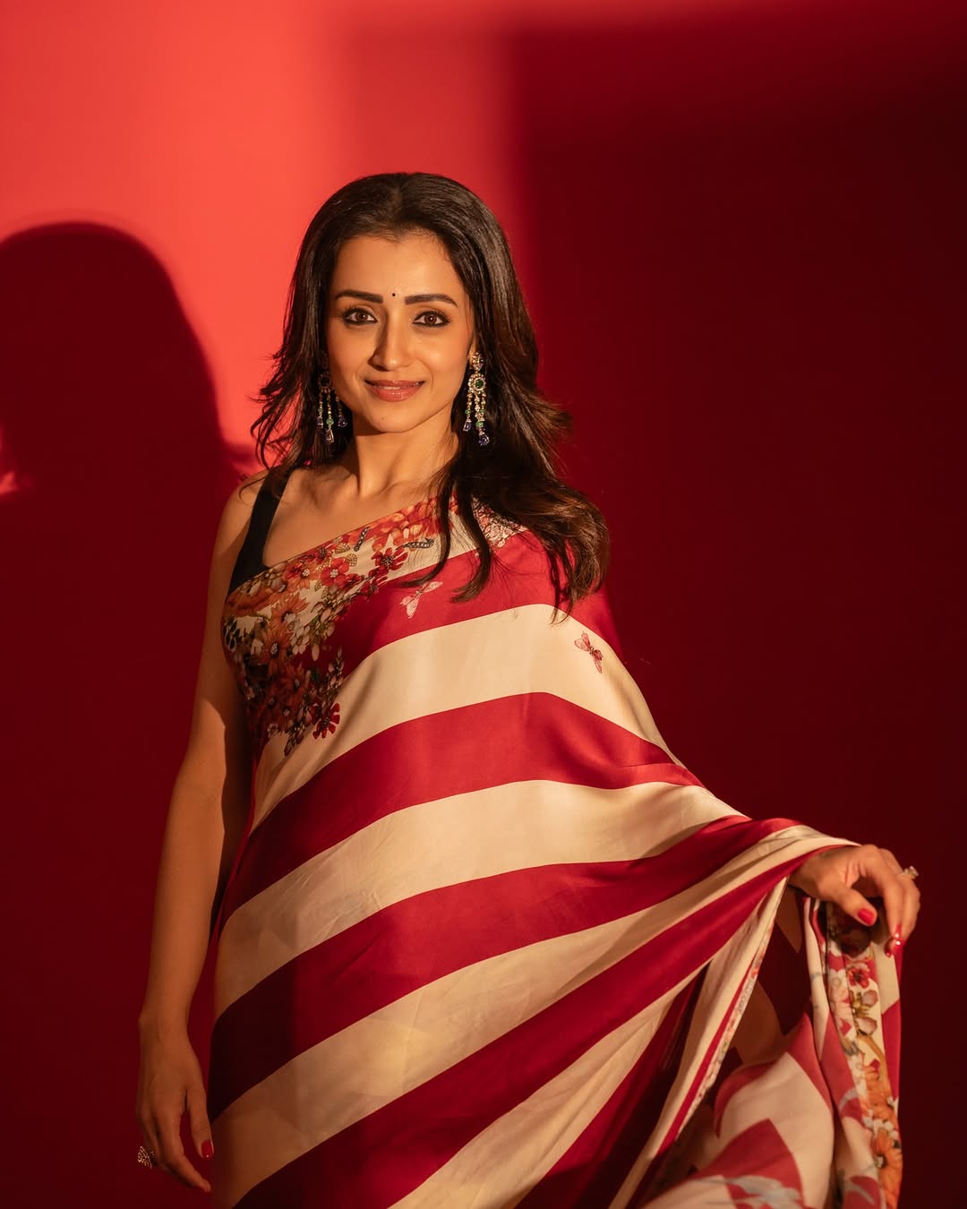 Imbrication Beige And Maroon 1 Minute Ready To Wear Digital Printed Crape Silk Saree